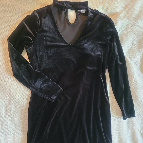 Black Velvet collared Dress - Picture 1 of 4